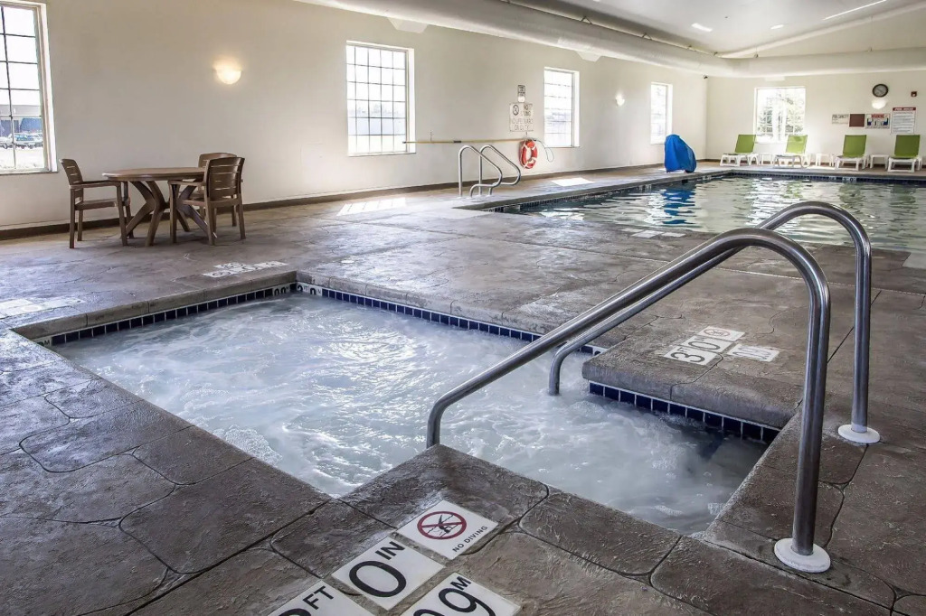 Comfort Suites Delavan - Lake Geneva Area