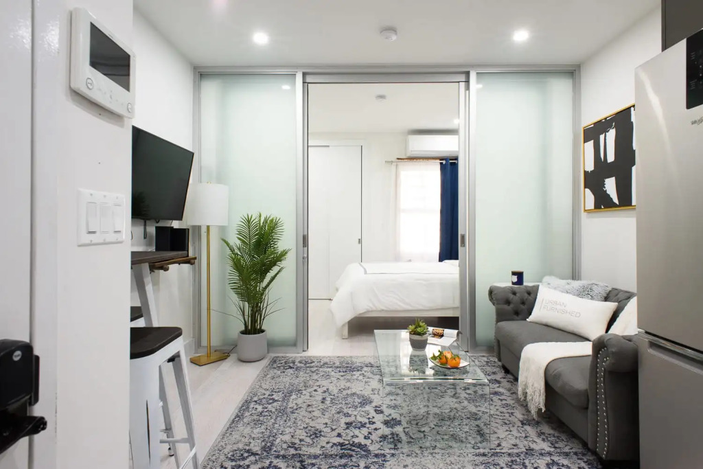 78-3b New Junior 1 BR Prime UES WD in Unit