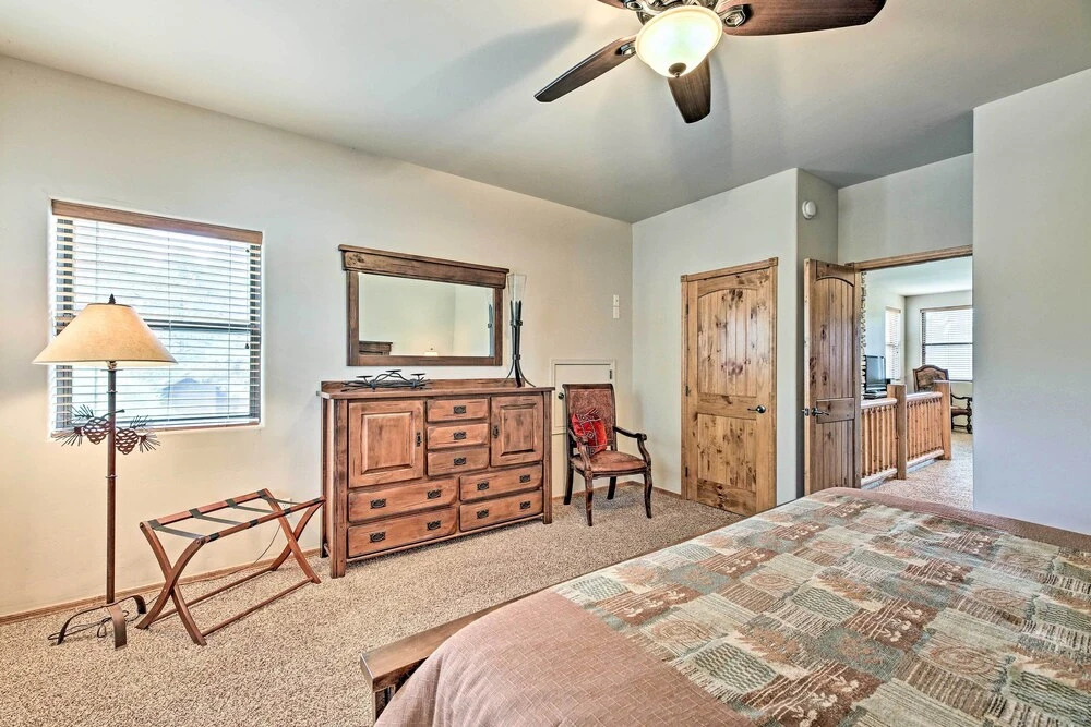 < 1 Mi to Torreon Golf Club: Show Low Condo