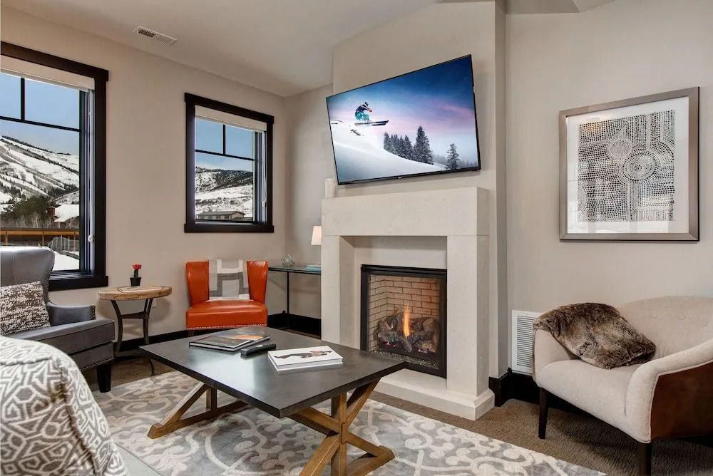 3815 Blackstone Drive Townhome by RedAwning