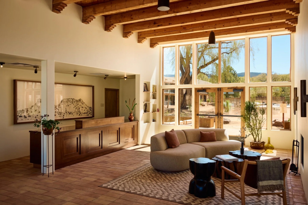 Indian Hills Inn, Taos Plaza