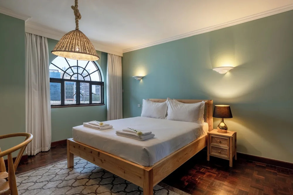 Riverside Park Apartments by YourHost