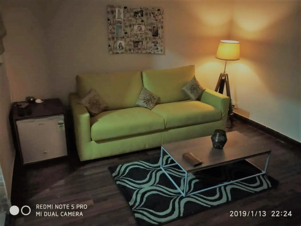 Entire Suites/Studio near IT hub/Expressway/Metro