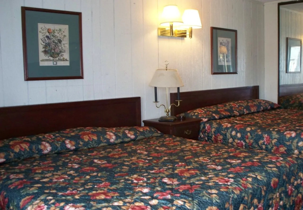 Dry Dock Motel