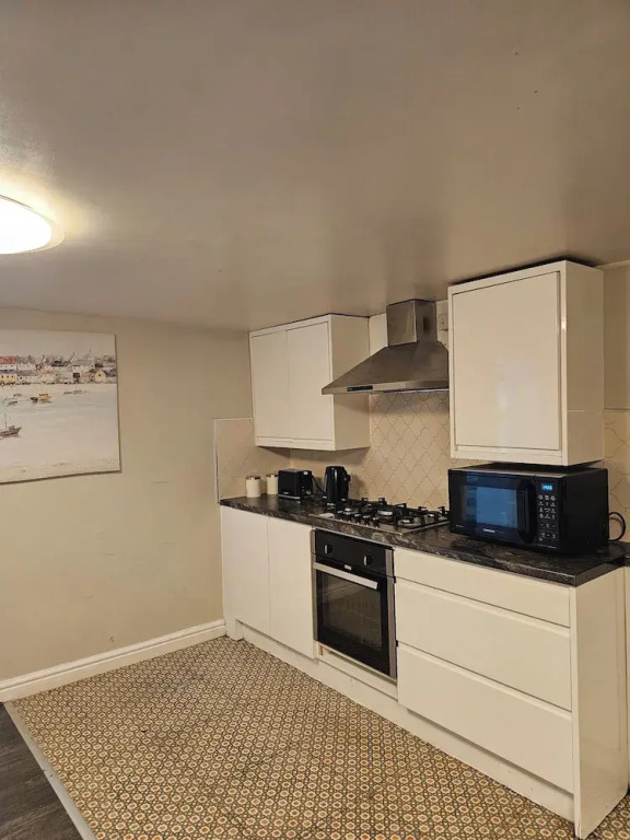 Basement Apartment Near City Centre