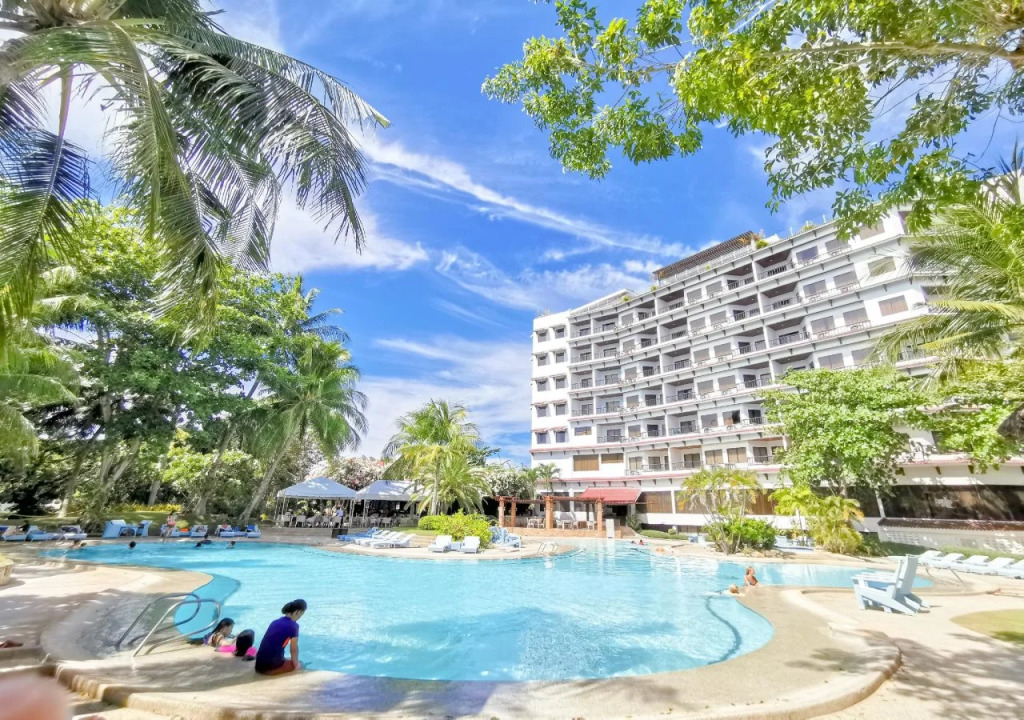 Cebu White Sands Resort and Spa
