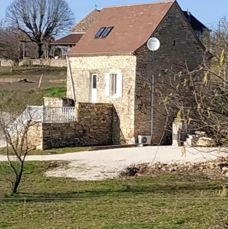 House With 2 Bedrooms in Lot, With Pool Access, Furnished Garden and W