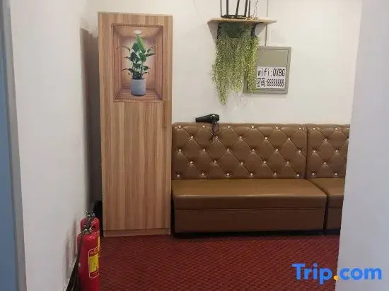 Hunchun Qianxun Hotel (Seafood Commercial Street Bohai Ancient Town)