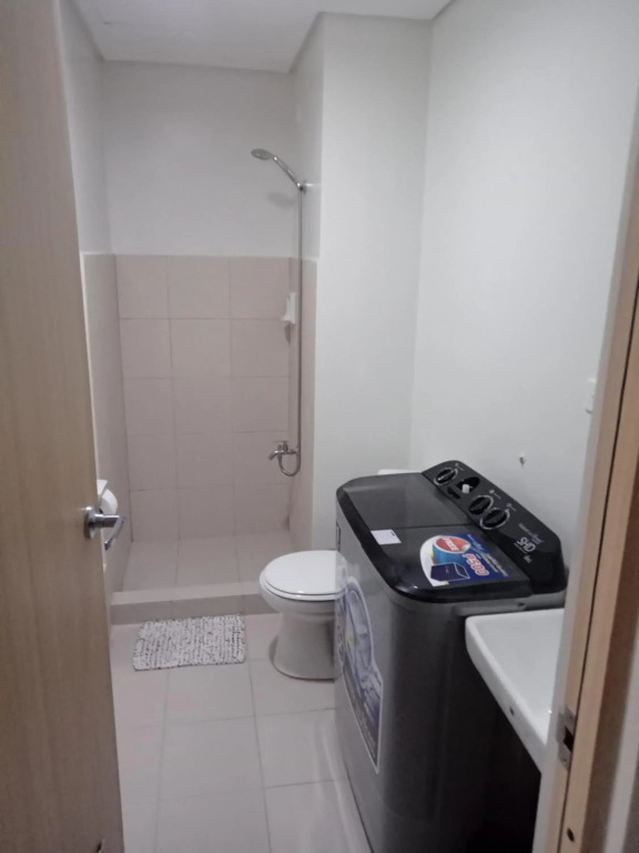Family freindly 2 bedroom condo at Vine Residences