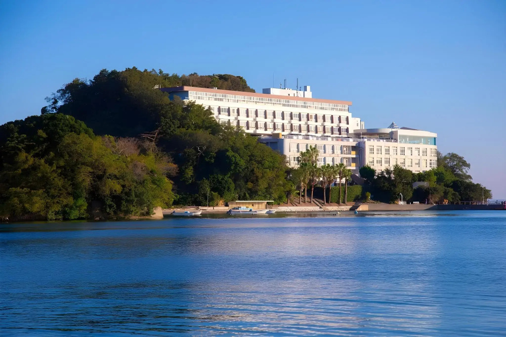 Toba Grand Hotel