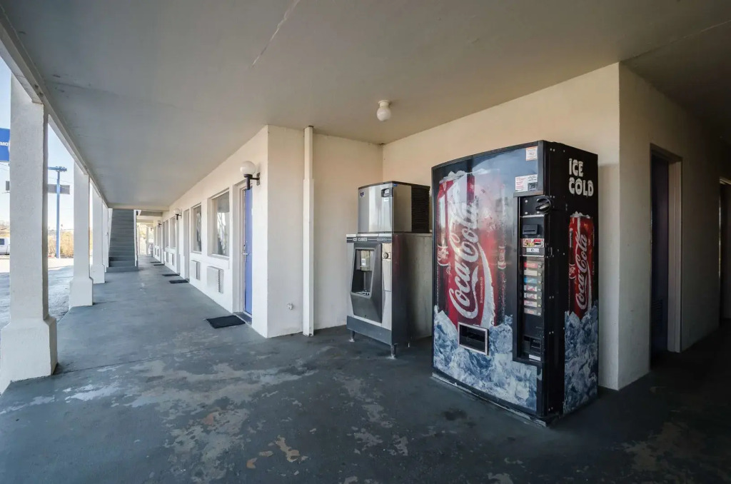 Motel 6-Commerce, GA