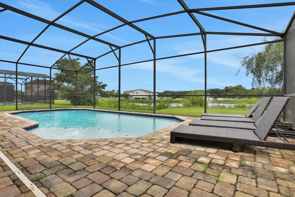 163kb - Balmoral Resort 4 Bedroom Home