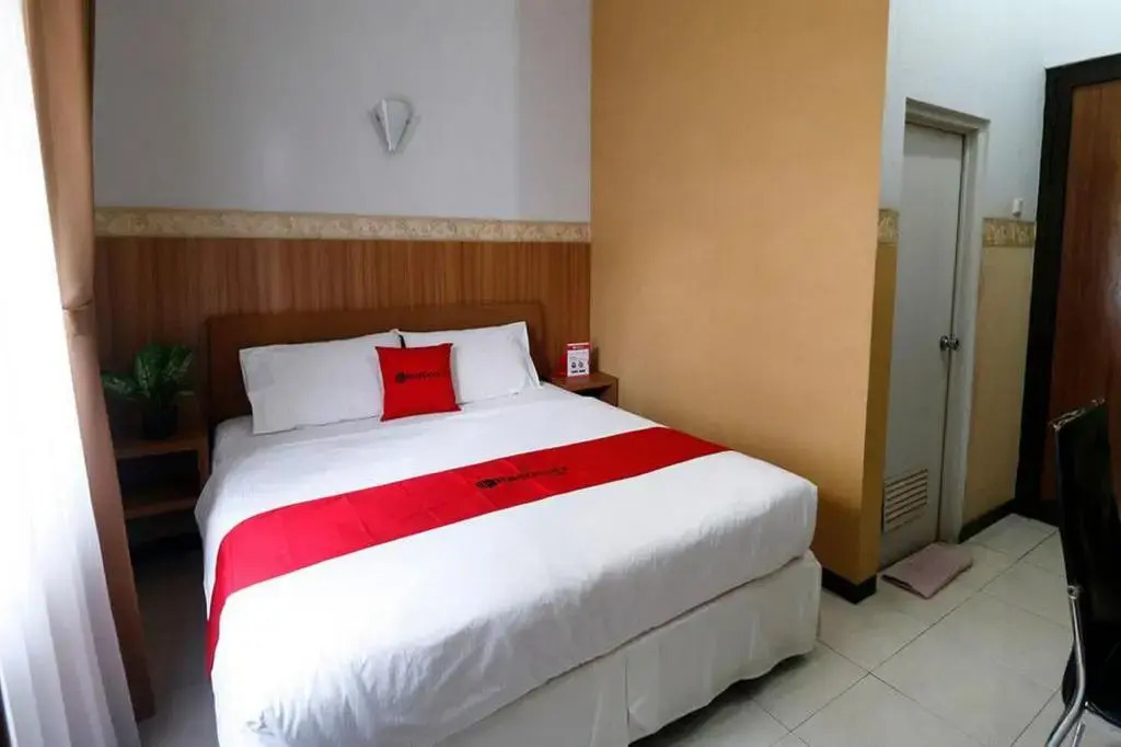 RedDoorz Plus near Undip Tembalang