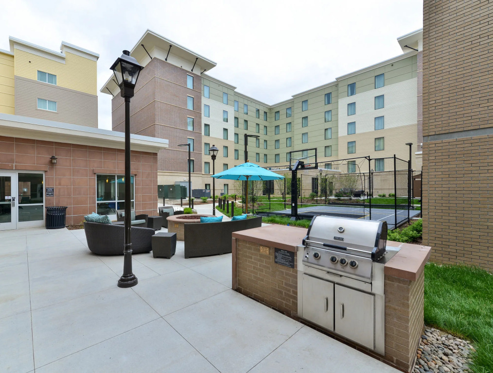 Hampton Inn & Suites Des Moines Downtown