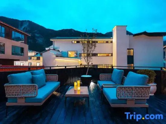 Qinghe Courtyard · Jiuzhaigou | QINGHE Hot Spring - Luxury Private Hot Spring Villa