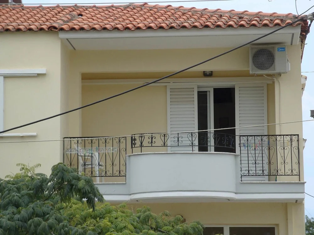 Visit Chalkidi and Enjoy the Wonderful Amenities Offered in This Apartment