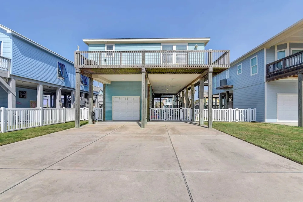 Stilted Galveston Vacation Home w/ Canal Views
