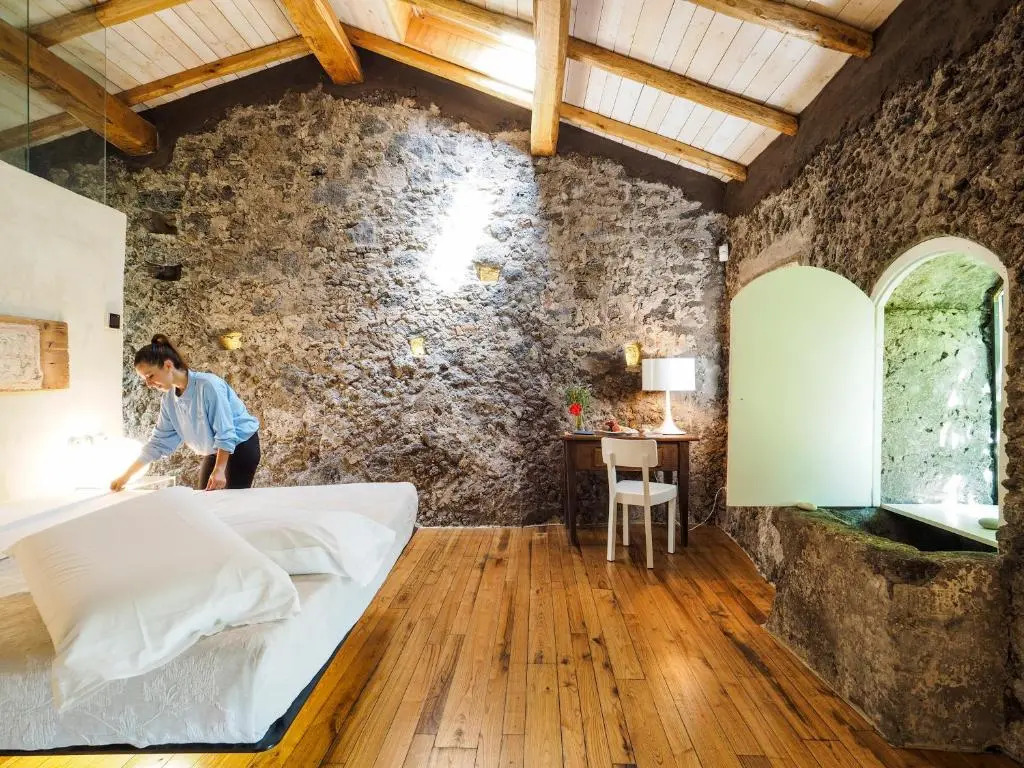 Monaci delle Terre Nere