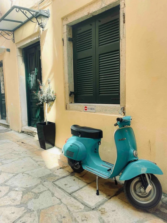 Kukuvayia s Nest-centre Old Town Corfu