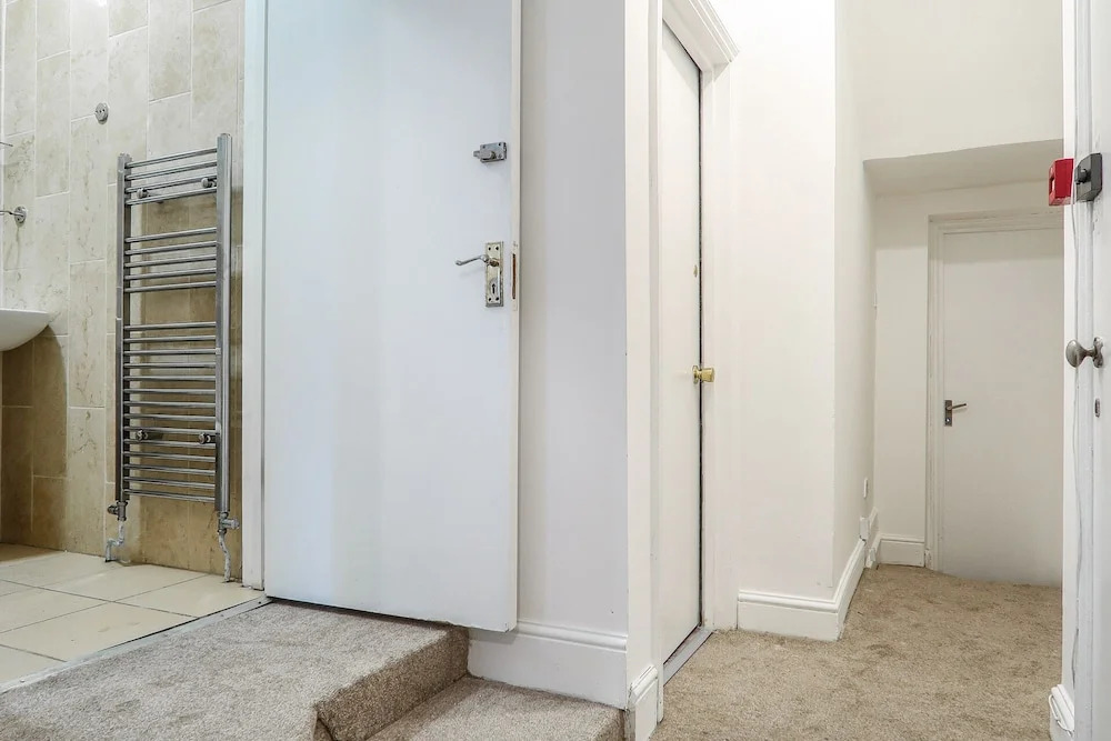 Sidney Street B - Deluxe Single Room 4