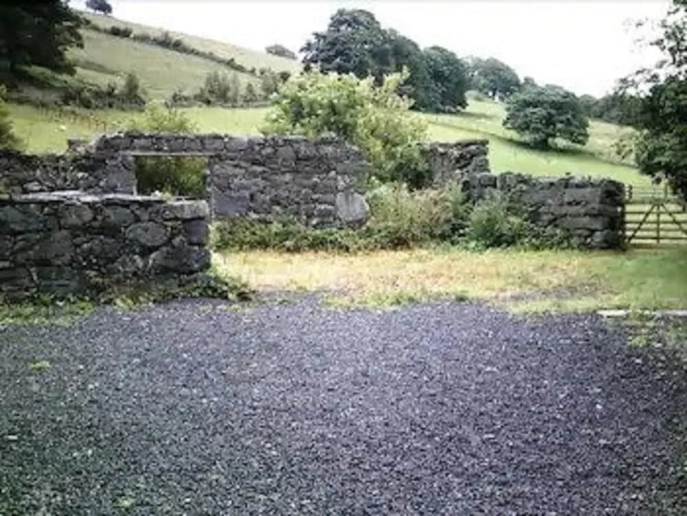 Pen Isar Llan