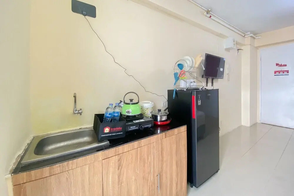 Fancy And Nice Studio At 18Th Floor Bassura City Apartment