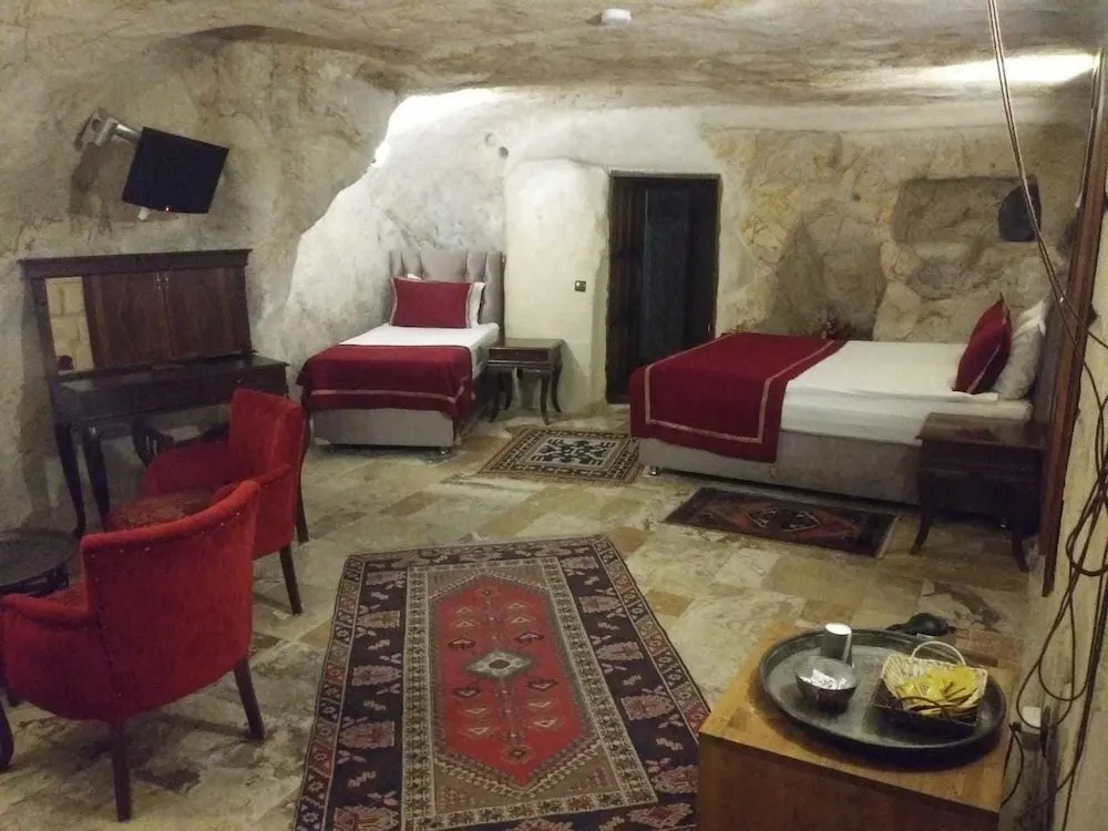 Naturels Cave House