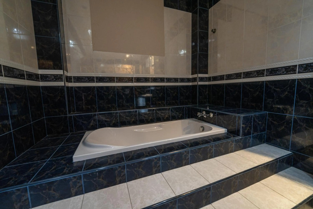 MK Homestay Wakaf Che Yeh with bathtub - Max 14 Pax