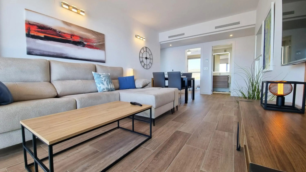 Skyscraper apartment with panoramic views - floor 38