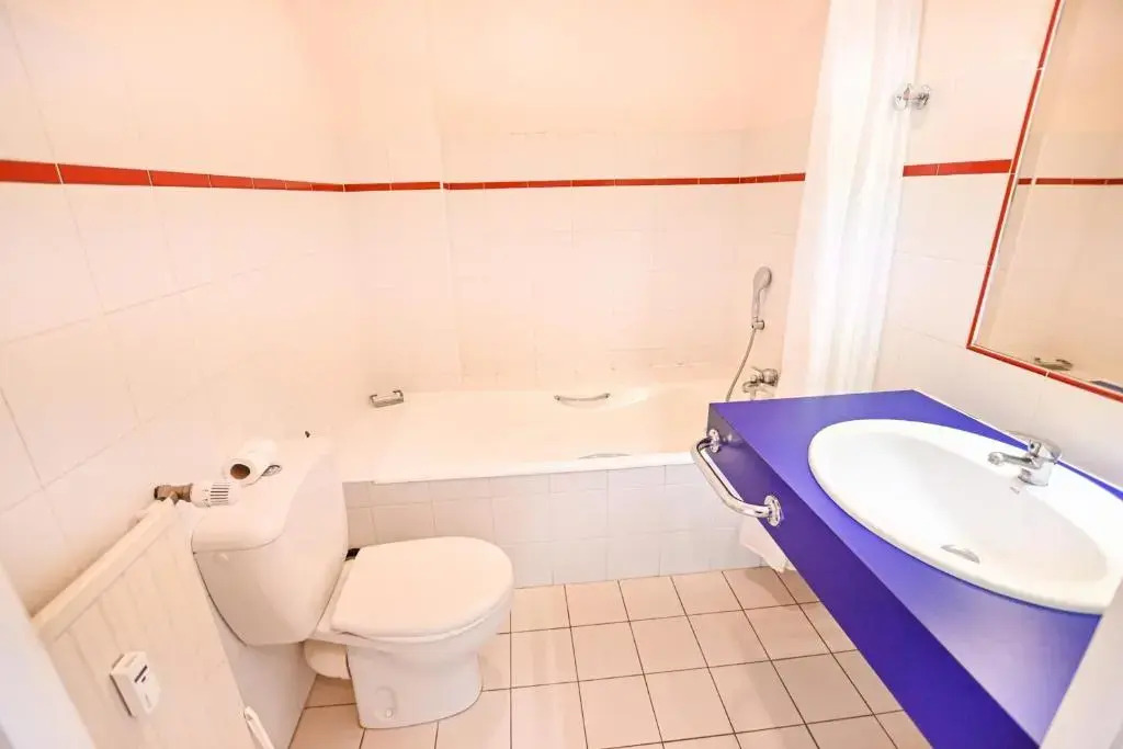 BRIGHT 45 m with VIEW of the Mont-Blanc