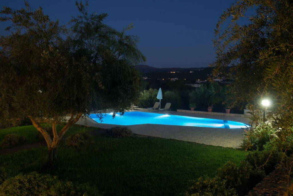 Lefkothea Villas with Large Pool, BBQ & Playground