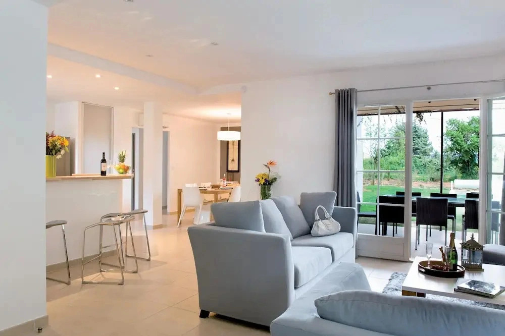 Luxury Luberon Villa With Pool for 10
