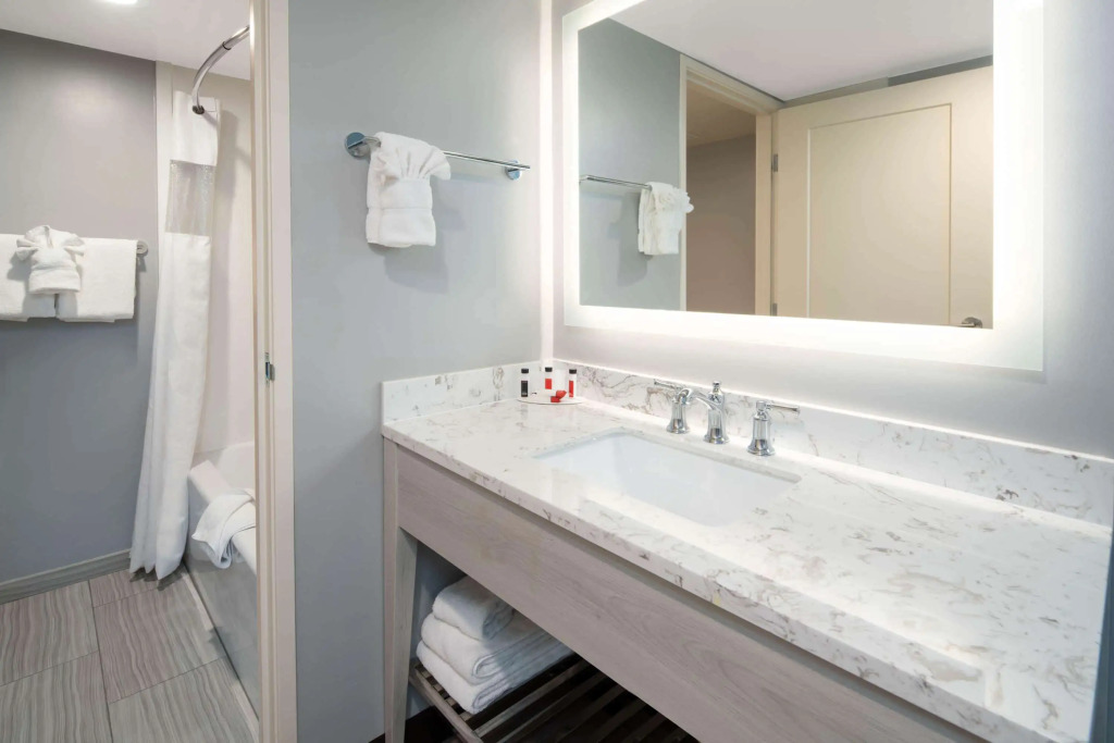 Ramada by Wyndham Burbank Airport