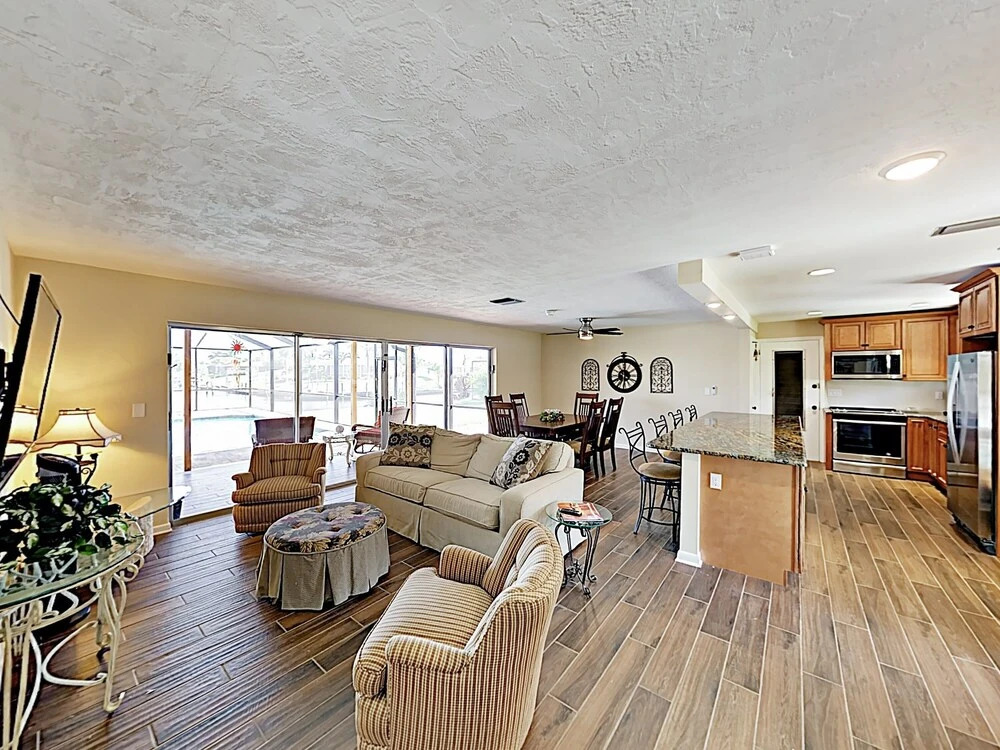 1820 Cape Coral - 3 Br Home