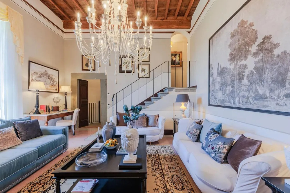 Villa Borbone - Perched on the Lucca Hills