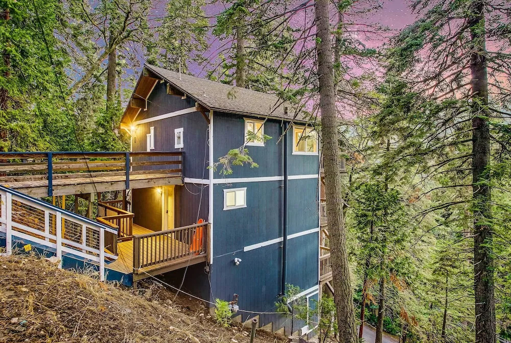 Tree-Lined Lake Arrowhead Cabin ~ 1 Mi to Village