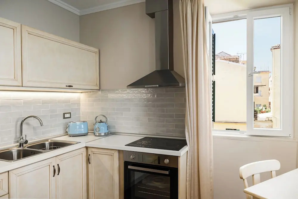 Fotiadis Family Luxury Suites by Konnect