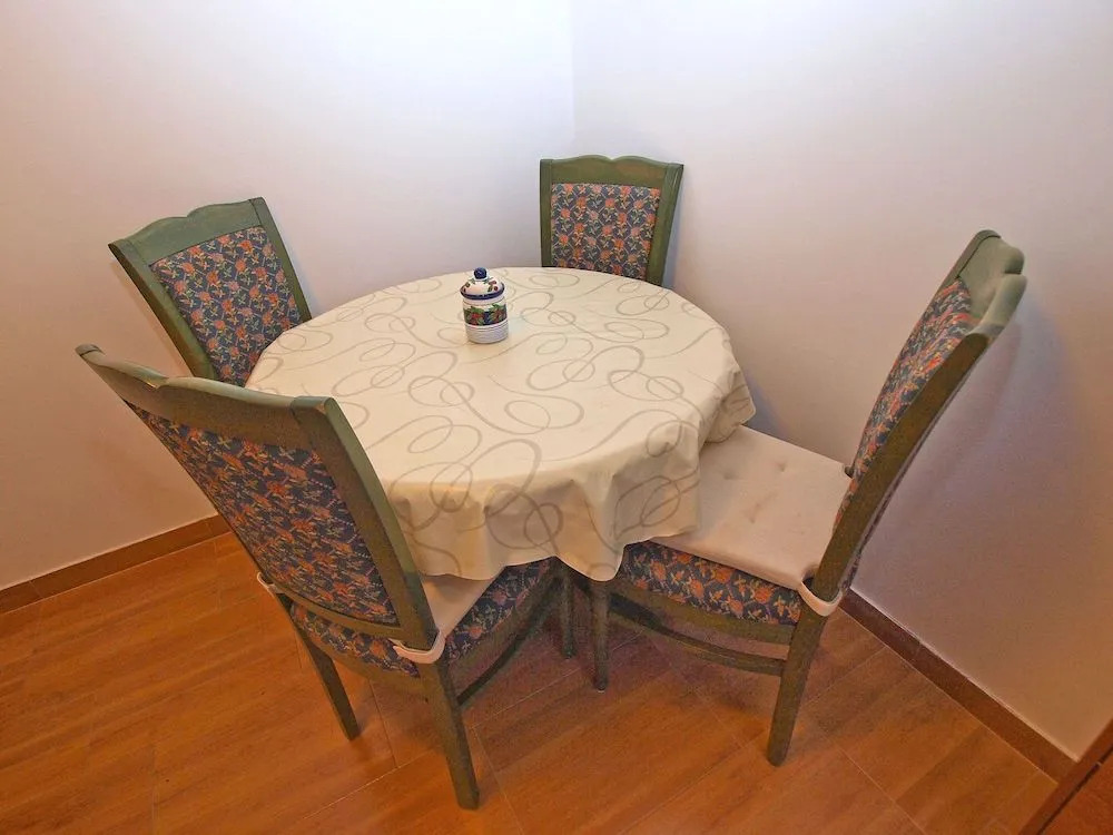 Apartment 1278