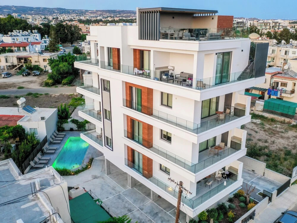 Sanders Olive - Chic 3-bdr Apt With Shared Pool