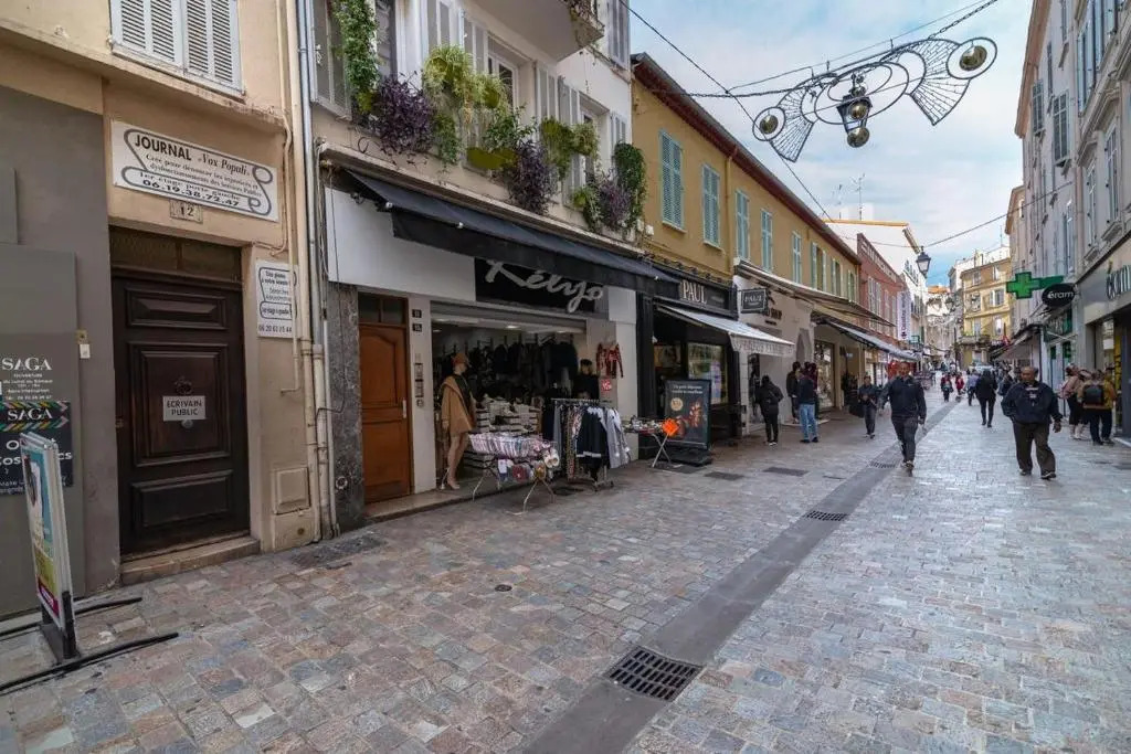 Romantic and new apartment in the famous Rue Meynadier in the supercentre of Cannes