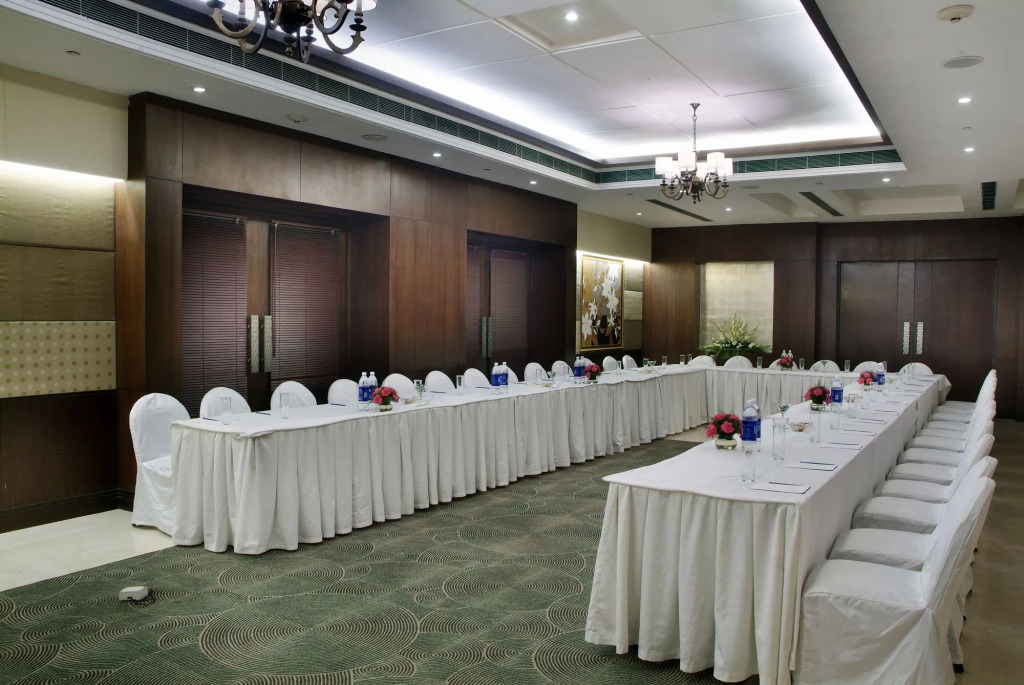 Goldfinch Hotel Delhi NCR