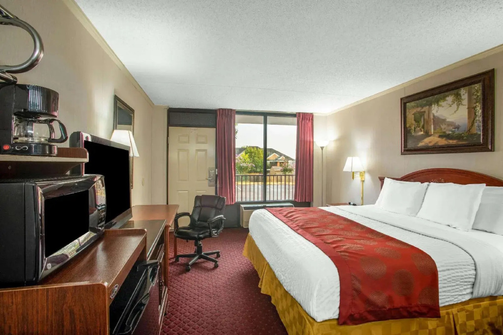 Branson Yellow Rose Inn and Suites