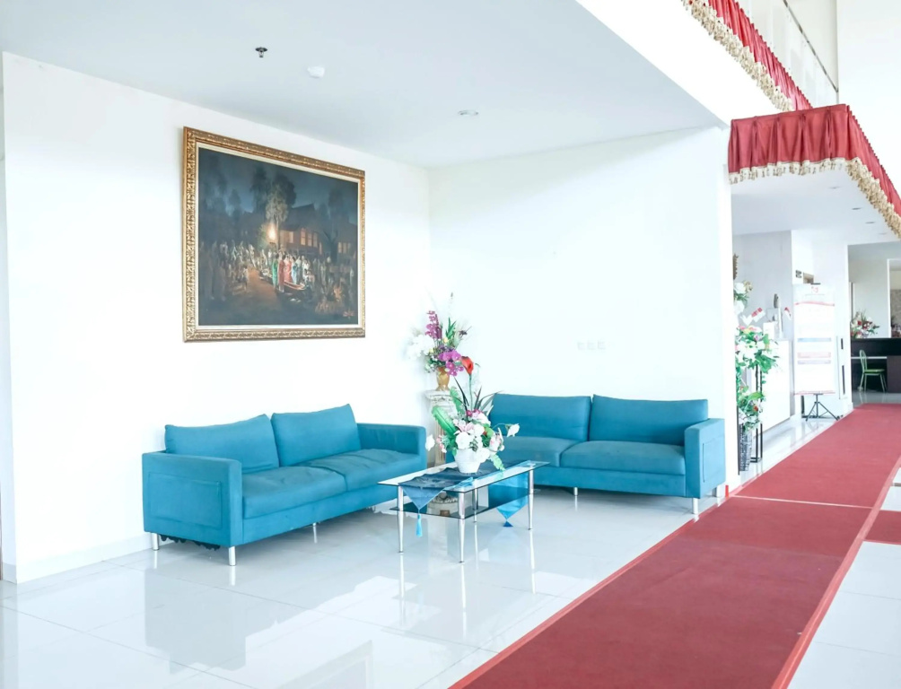 RedDoorz Plus At Grand Sayang Park Hotel Makassar