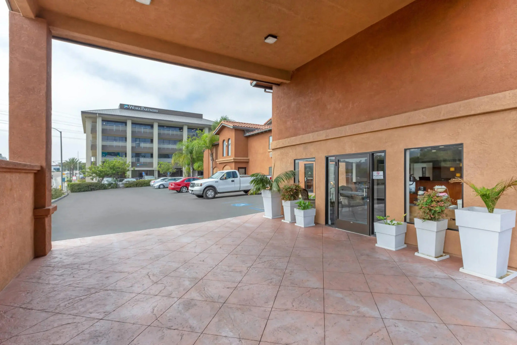 Quality Inn & Suites Oceanside Near Camp Pendleton