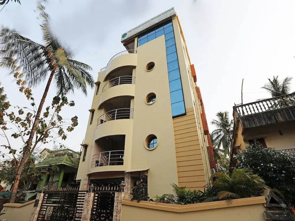 R S Corporate Guest House