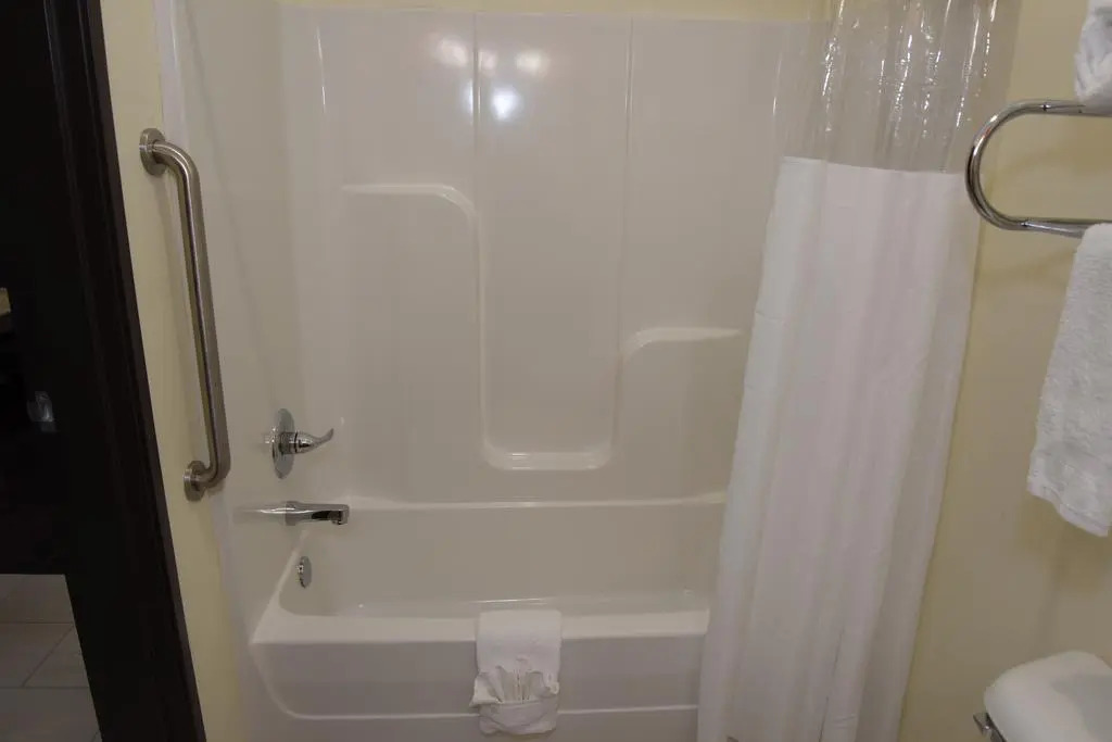 Home Away Kitchen Suites Enid
