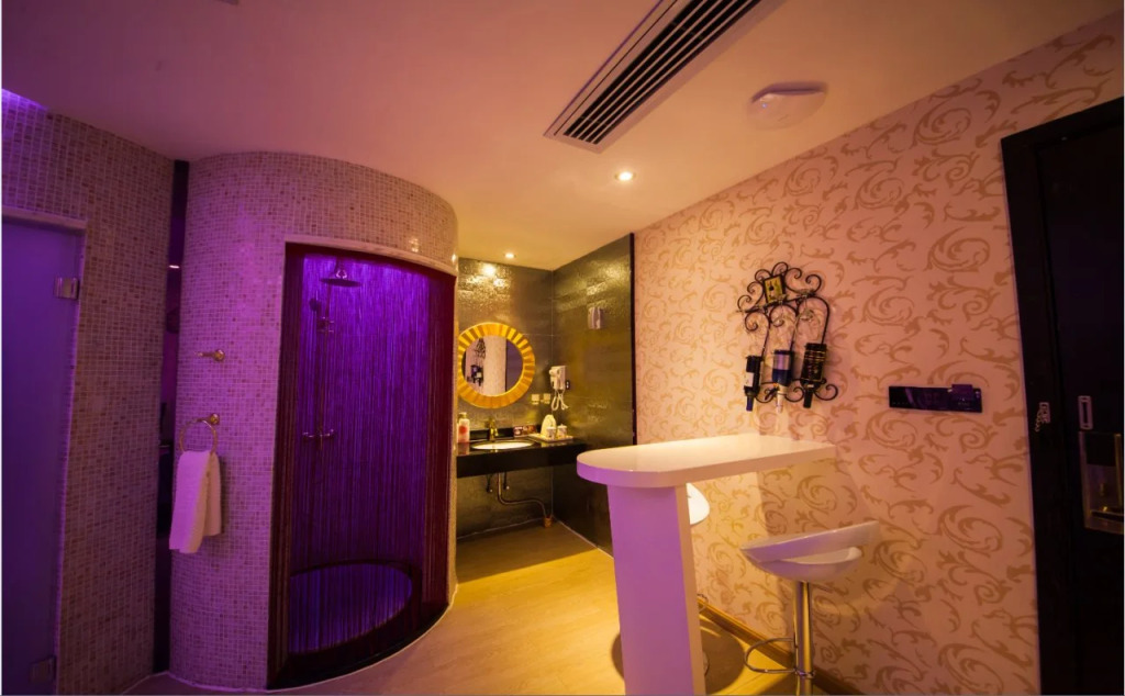 Brightman Theme Hotel