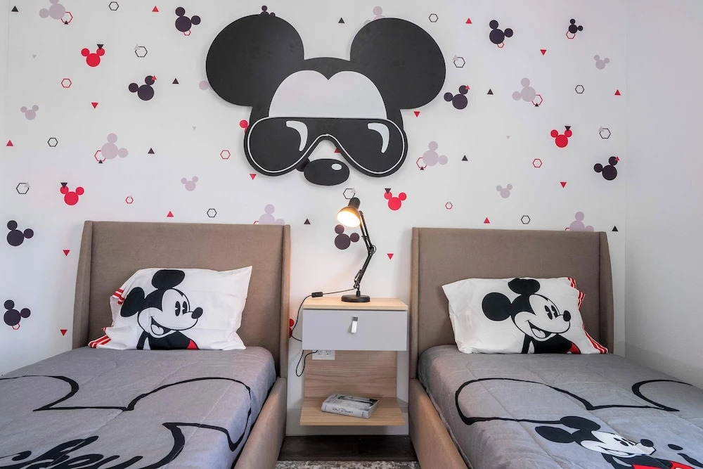 Charming Getaway Near Disney