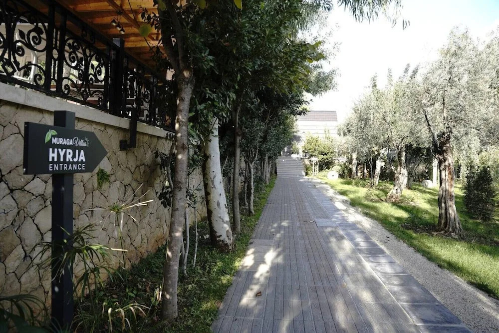 Muraga Villas 3 Plisi