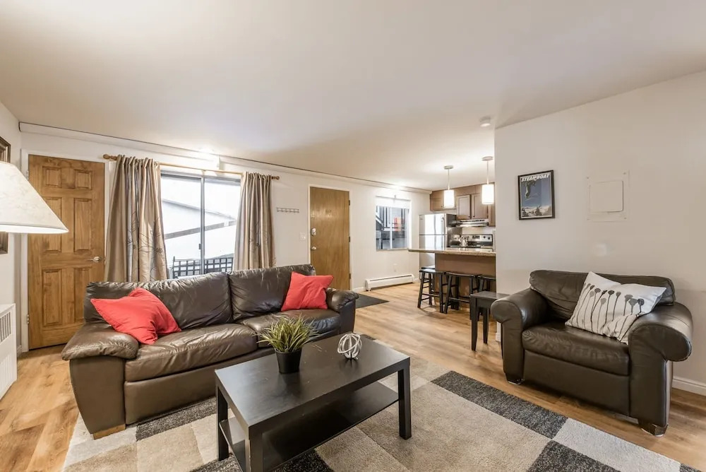 New Listing! Pool, Spa & Sauna - Walk To Ski Lifts 2 Bedroom Condo